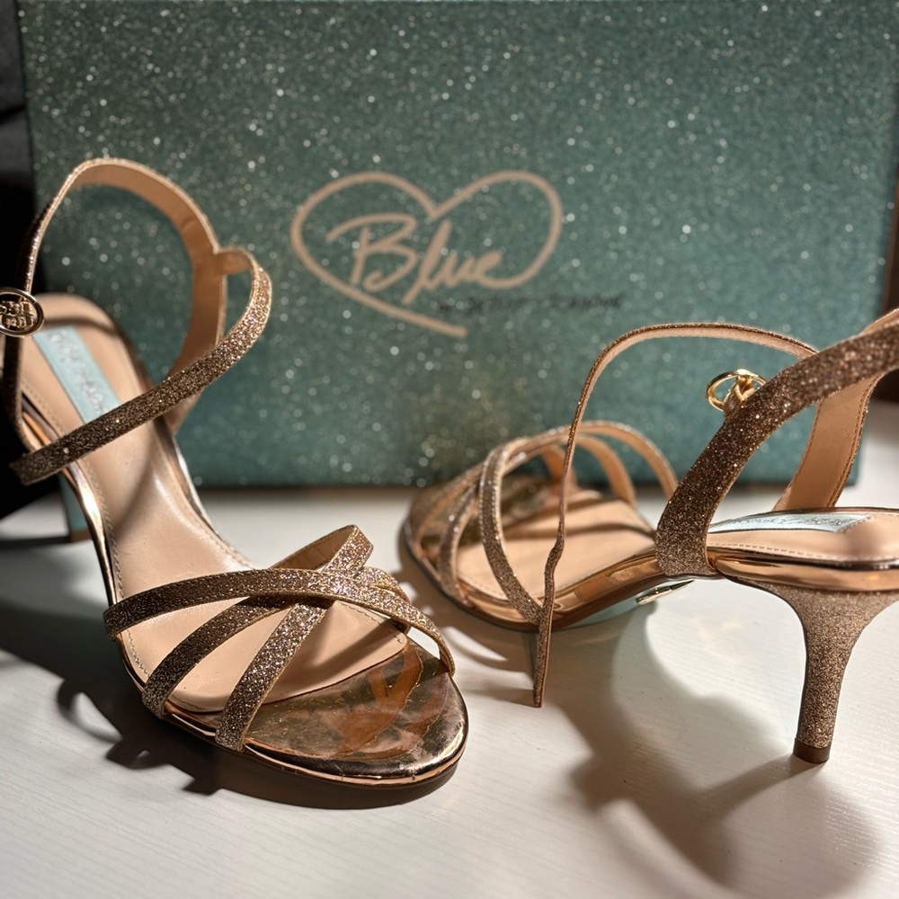 ✨Host Pick ✨ Betsey Johnson high heels, size 8